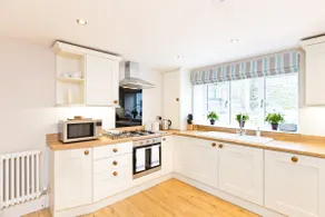 2 Riverside Cottage, Bakewell - Image 2
