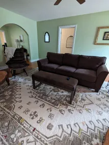 Quaint and Cozy Cottage - Image 4