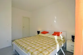 Cute Apartment, First Row From The Sea - Image 3