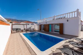 Elegant Villa ANASTASIA 3 Bedrooms & Heated Pool - Image 2