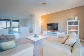 3 Bedroom Townhouse - Pool and Tennis Court Access - Image 2