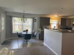 Clean 2 bedroom w walking path/pickleball nearby - Image 4