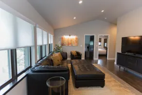 Luxury Downtown Penthouse - Image 2
