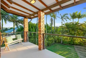 100m to Peregian Beach Village & 200m to sand. - Image 4