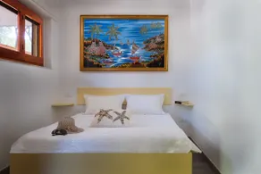 Beautiful studio flat just steps from the sea - Image 4