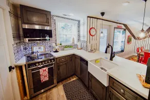 Hidden Gem! Swiss Cottage Ski Chalet - Image 5