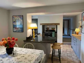 Spacious 2 Bedroom Courtyard Cottage in Village - Image 2