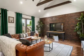2 HOUSES ”Rose Hill Ranch” 1 Acre-City Farmhouse - Image 2