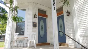 Chestnut Victorian - Image 3