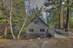 Cozy Escape- Walking Distance to Village! - Image 2