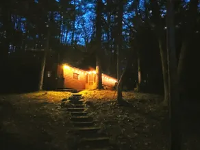 Secluded and Cozy Updated Twin Creeks Cabin - Image 4