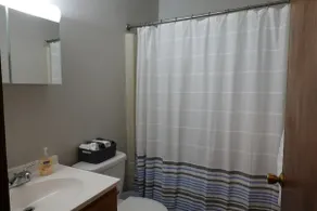 Entire 2 Bed Townhouse - Image 5