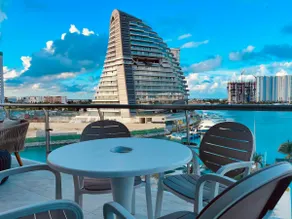 A beautiful apartment with an ocean view - Image 4