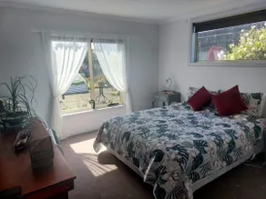 The Red Door - 1 Bedroom Studio and Bfst - Image 2