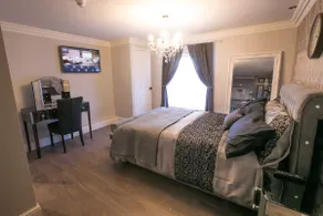 Oxburgh Hall · Spacious & Child-Friendly Apartment - Image 4