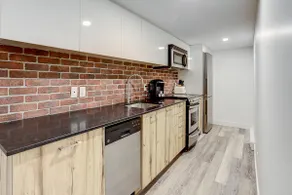 Chic and modern 2 bedroom loft | Old Quebec - Image 2