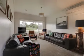 East Beach house. Sleeps 8 WiFi and pets<br> - Image 1