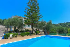 Frangiskos Ena: Private Apt, shared pool. WiFi, A/C, close to the sea. - Image 2