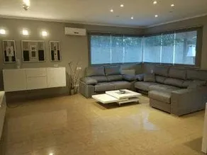 A villa with a pool 20 minutes from Barcelona - Image 2