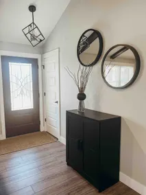 Modern Ranch 3 BDRM, sleeps 6 + HOT TUB - Image 5
