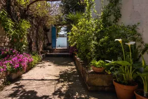 Quiet, comfortable house with private pool - Image 3
