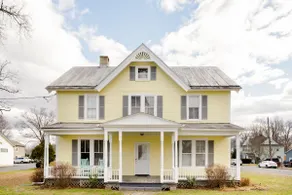 Charming Revitalized 1920s Country Style Home - Image 2