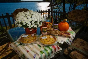 Lakefront Vacation Home - Image 3