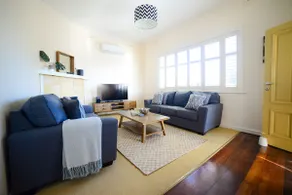 The Mulberry Tree - Kingscote - Kangaroo Island Holiday Home - Image 2