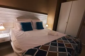 Charming ground floor apartment facing the pool - Image 4