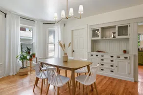 ★Cozy stylish house★ Walk to lakes - Sleeps 10. - Image 2