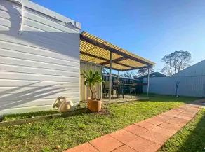 Cosy guesthouse with private garden - Image 2