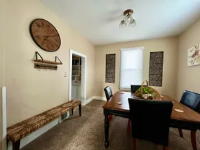 Cozy cottage in the heart of the big city- dog friendly - Image 3