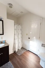 Clean and Comfortable Midland Apartment - Image 5
