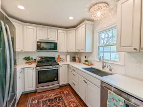 Perfect Family Home! 4 BR + Kids Room/Ping Pong! - Image 2
