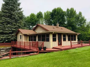 Historical Lodge in Elkhart Lake with Hot Tub - Image 5