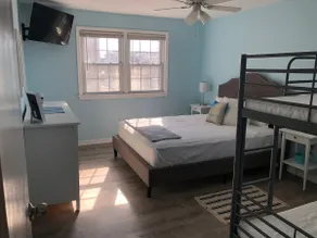 Condo D-Asbury Ave Gold Coast- 2 blocks to beach - Image 3