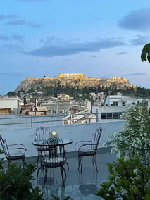 Flat in Monastiraki with stunning view of Acropolis - Image 2