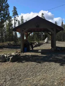 Henry’s Lakefront Private Cabin - Image 3