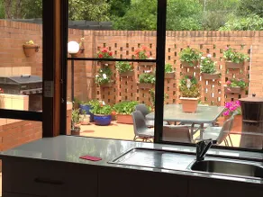 Cranley Garden Retreat mit Pool - Image 3
