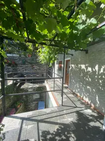 House surrounded by greenery in the heart of Calezzo - Image 2