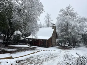 Apple Valley Cabin - Image 3