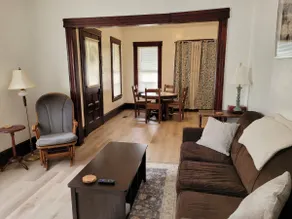 Airy Sanctuary in the Heart of Wine Country - Image 2