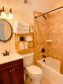 Private & Comfy 2 bed suite in La Cresta - Image 5