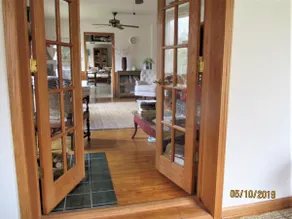 Big Cedar River Farmhouse - Image 2
