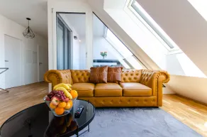 Elegant Penthouse in urban Vienna with Balcony - Image 3