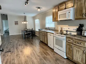 Rustic Relaxation. Recently Renovated! - Image 4