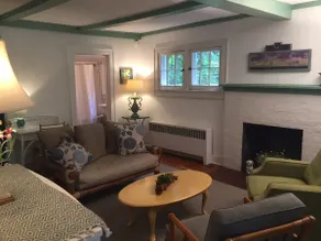 Cozy Green Cottage with Private Beach - Image 3