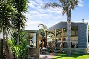 Family Escape: 200m to Lake with Epic Outdoor Area - Image 2