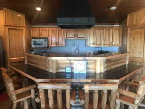 Illinois Rustic Getaway Lower Lodge - Image 2
