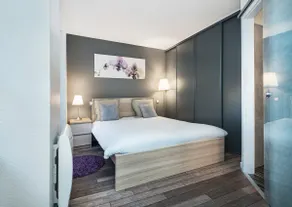 Modern flat by the Cathedrale - Image 3
